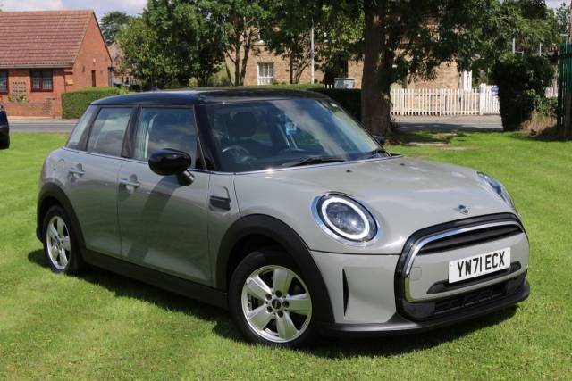 Mini Hatchback 1.5 Cooper Classic 5dr Auto Hatchback Petrol Grey